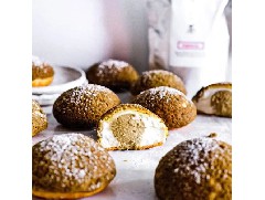 一口爆漿的焙茶香草泡芙！