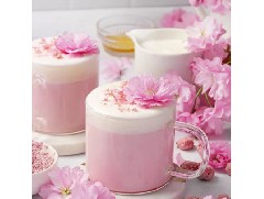 少女心滿滿的奶蓋櫻花拿鐵！